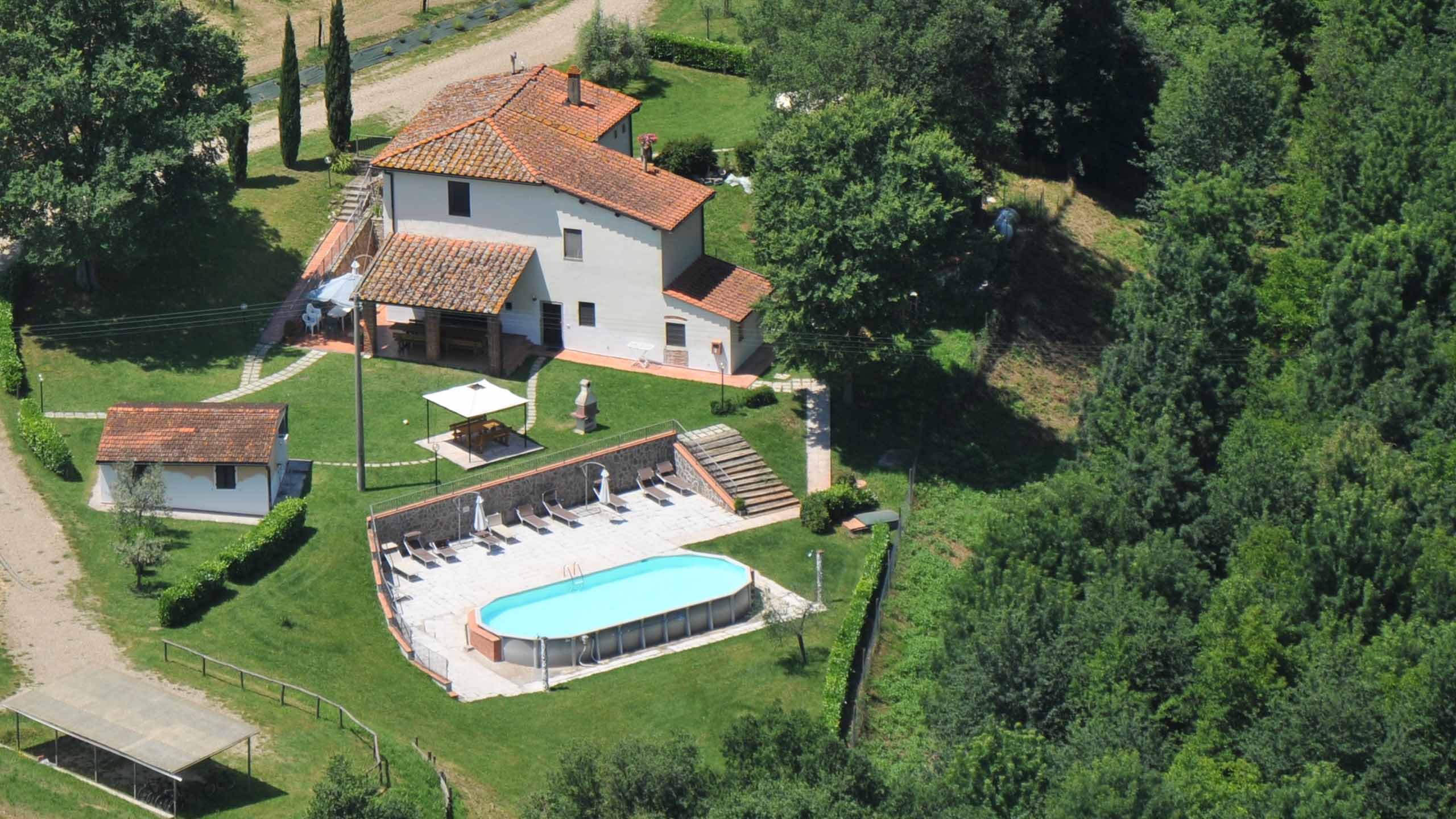 immagine volo agriturismo Loppiano